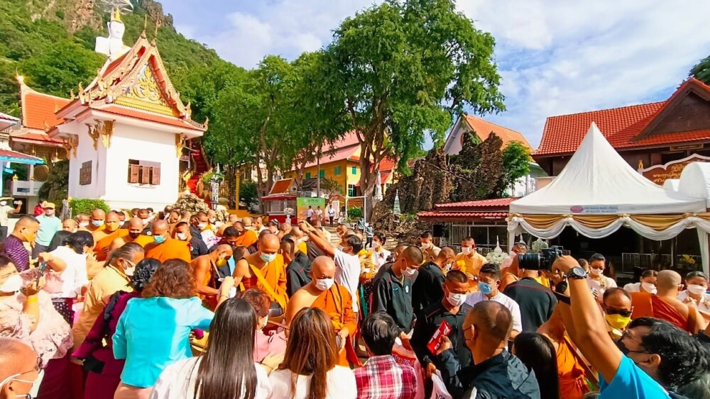 ตักบาตรเทโว (27)