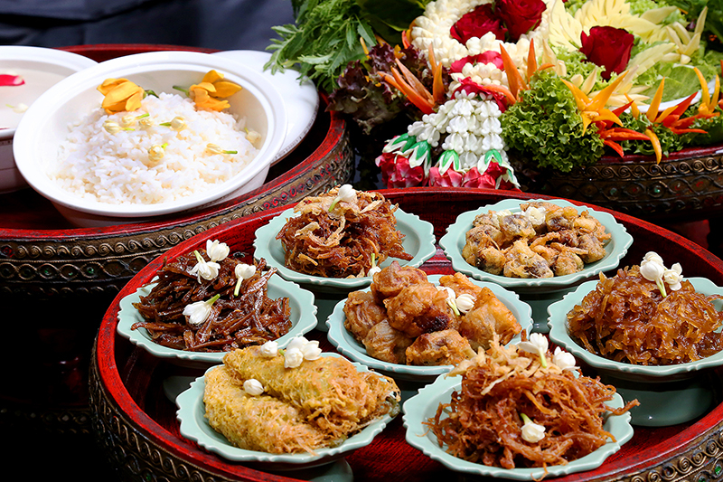 ข้าวแช่-คลายร้อน-ห้องอาหารเปรมประชากร-โรงแรม-มิราเคิล-แกรนด์-คอนเวนชั่น