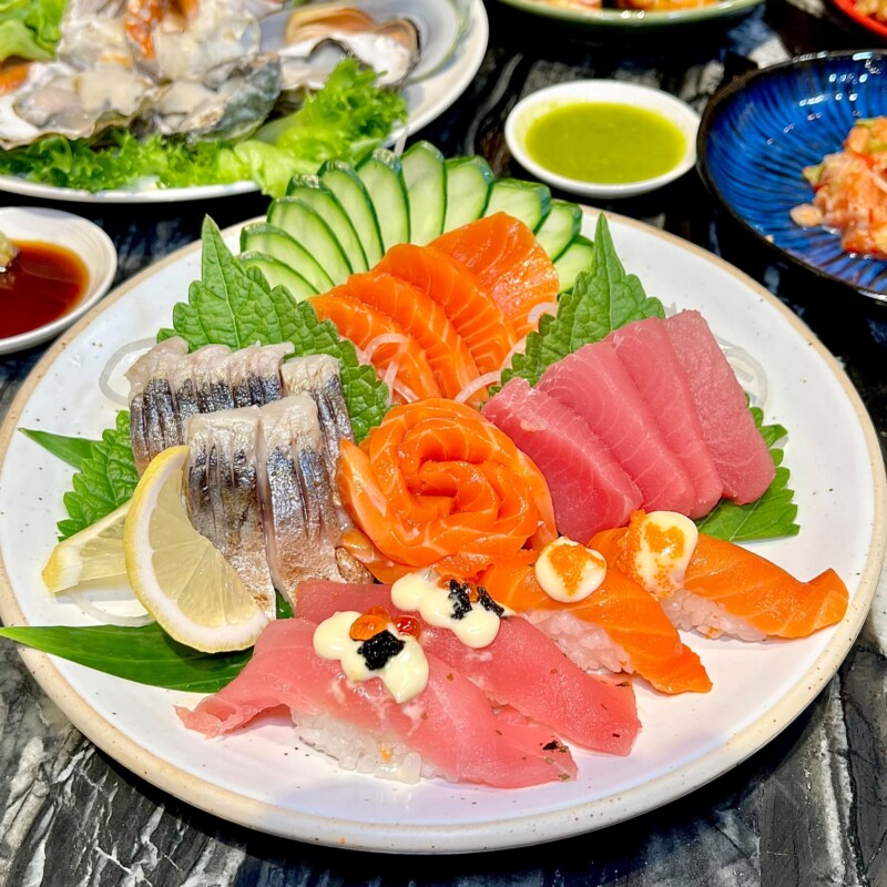 ซาชิมิ(ห้องอาหารสรัสวดี โรงแรม อัศวิน แกรนด์ คอนเวนชั่น)