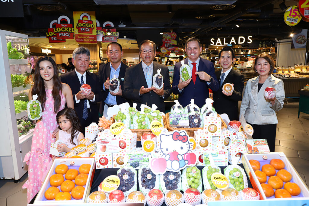 ผู้บริหารกับเซเลปที่ซุ้มผลไม้_0