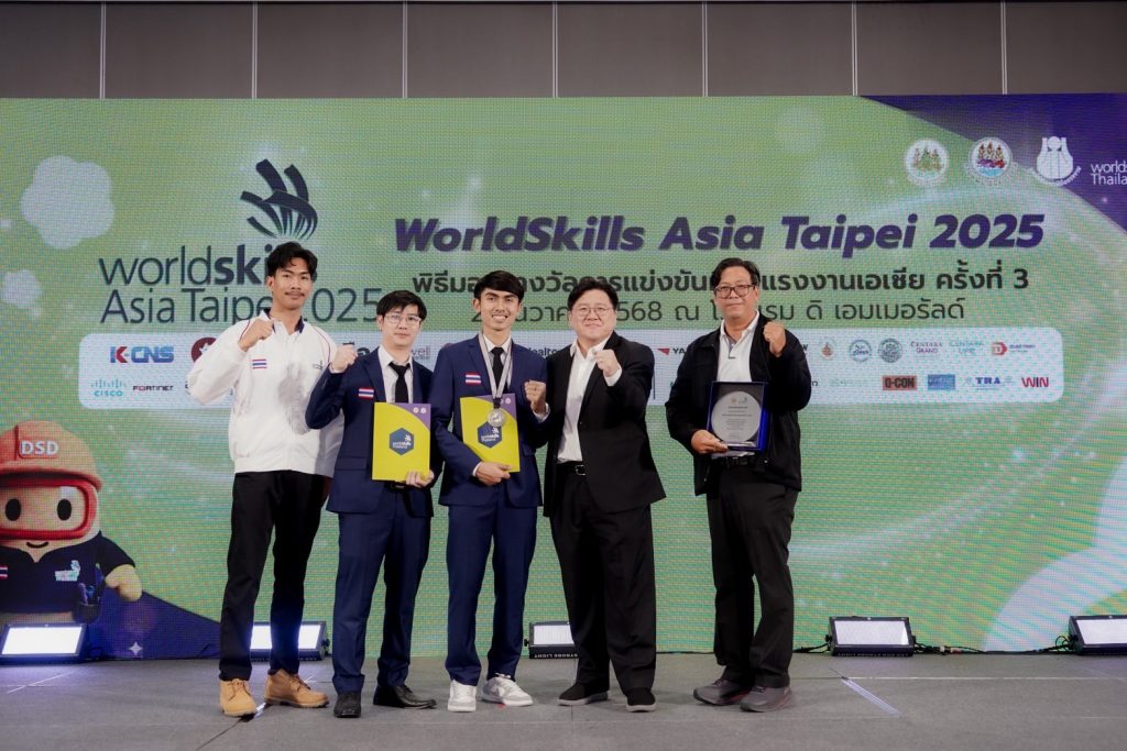 1.นายธีระยุทธ พันธ์มีเชาว์ Construction Technology Excellent Director