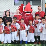 กรุงไทย-แอกซ่า ประกันชีวิต จัดกิจกรรม LFC KOP Run Football Clinic พาเยาวชนฝึกทักษะฟุตบอลกับตำนานนักเตะ ซามี ฮูเปีย และ นาตาชา ดาวี
